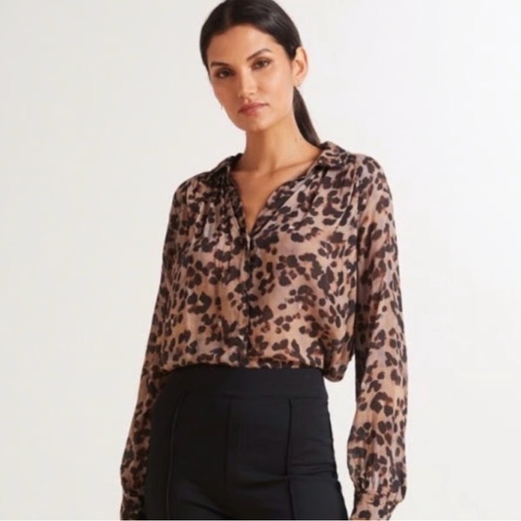 cloth & stone Tops - Cloth and stone leopard blouse S